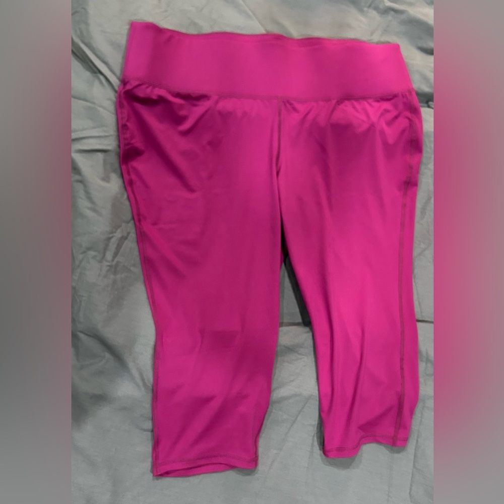 Vibrant Pink Capri